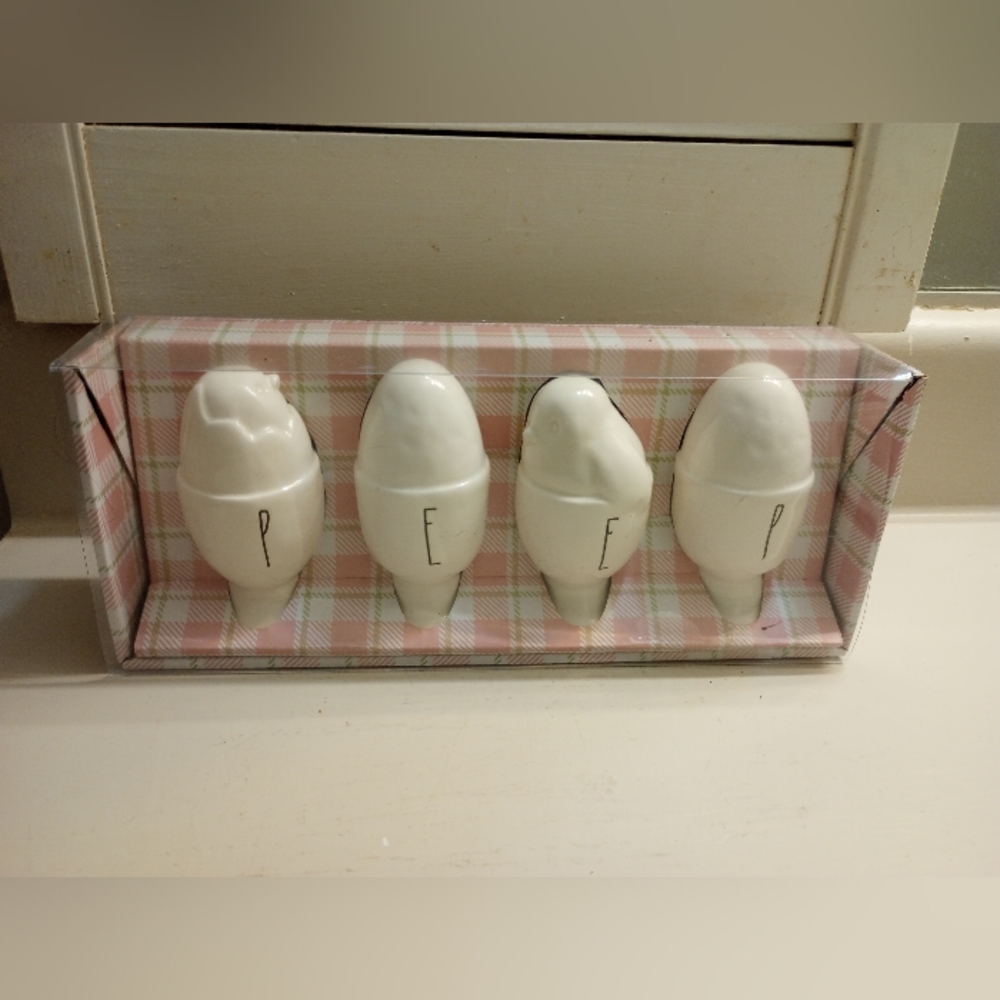 Rae Dunn Set Of 4 Ceramic Chick Egg Cups "PEEP" NWT